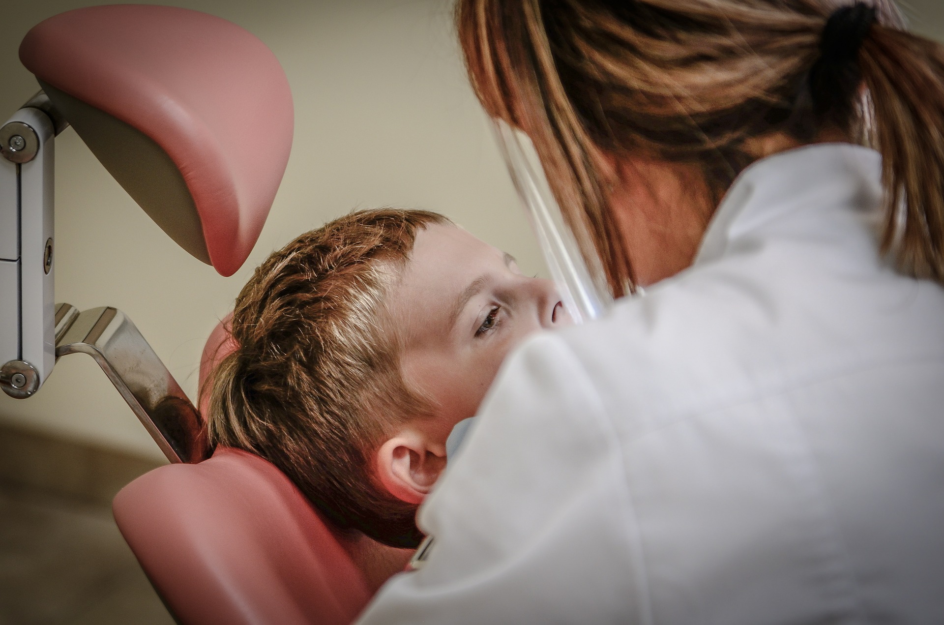 Je opravdu nutné chodit na preventivní prohlídky k zubnímu lékaři?